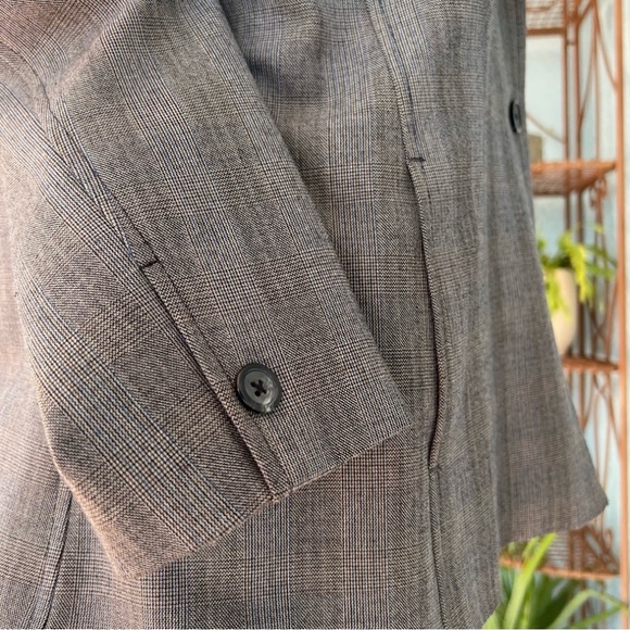 Raffaella || Women's Gray Plaid Jacket/Blazer IN EXCELLENT CONDITION - Picture 5 of 6